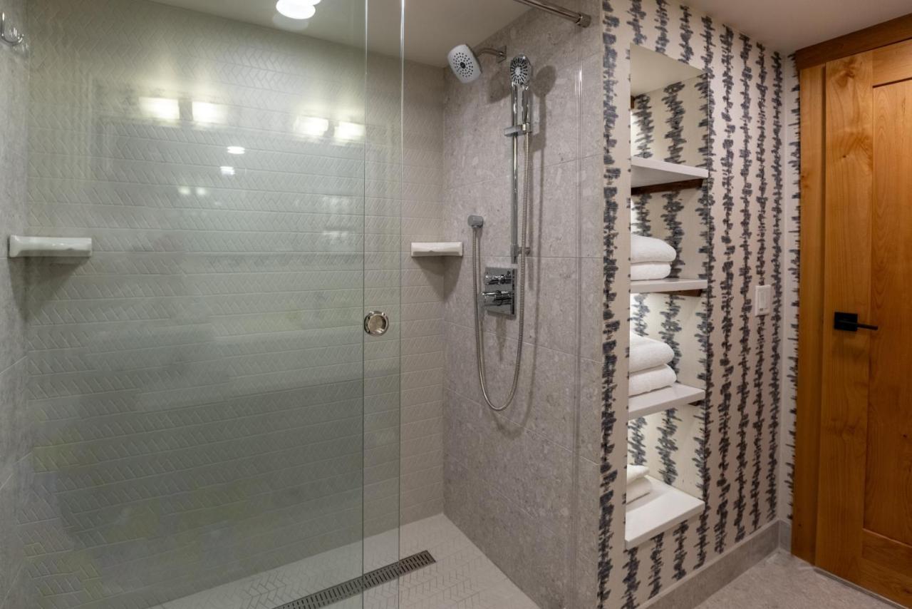 Hotel Canoe And Suites Банфф Екстер'єр фото