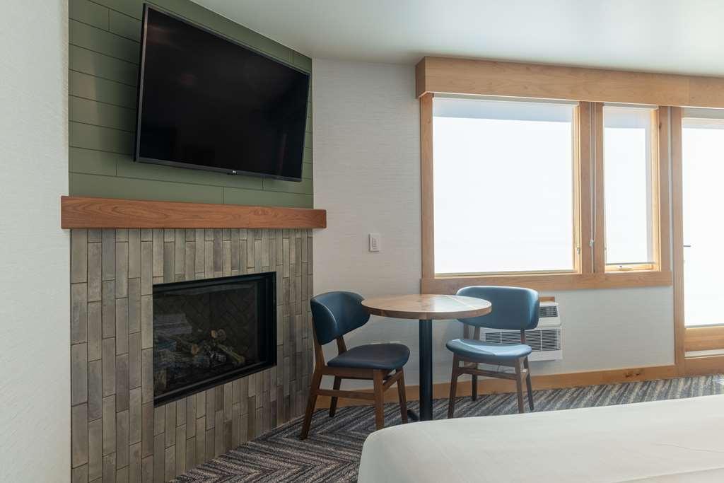 Hotel Canoe And Suites Банфф Номер фото