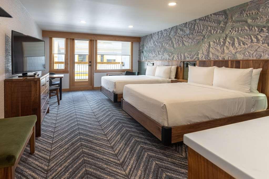 Hotel Canoe And Suites Банфф Номер фото